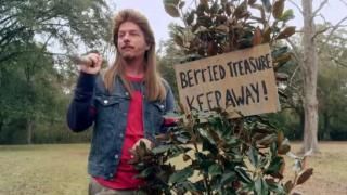 „Joe Dirt 2“: „Gražus nevykėlis“: 1 scena