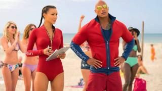 „Baywatch“ filmas: Stephanie ir Mitch vykdo gelbėtojų bandymus