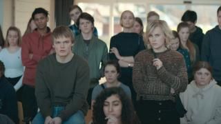Ragnarok seriāls: Magne un viņa klasesbiedri