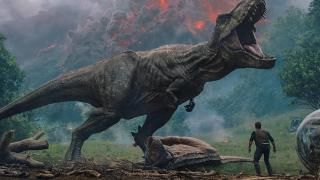 Jurassic World: langenud kuningriik Film: Owen vaatab, kuidas dinosaurus müriseb aktiivse vulkaani ees