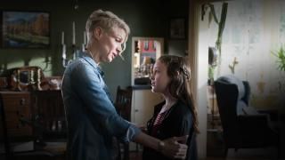 Ghost Wars TV Show: Val og Isabel