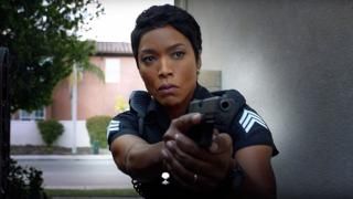 9-1-1 Emisiune TV: Athena Grant.