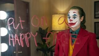 Joker Filmi: Joker aynada bir mesaj okur