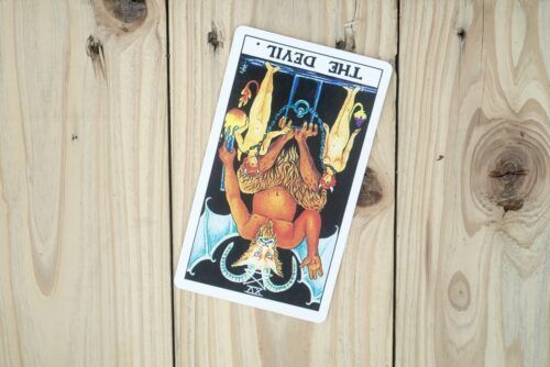 Οι έννοιες της κάρτας Ταρώ του διαβόλου (Rider-Waite, Major Arcana, Learn Tarot)