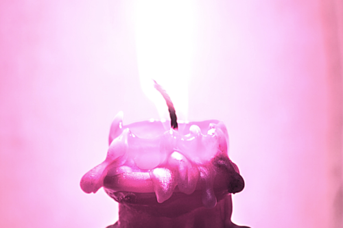 magija rožinė žvakė