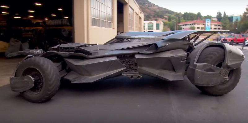 De Batmobile die wordt gebruikt in Batman v Superman Dawn of Justice