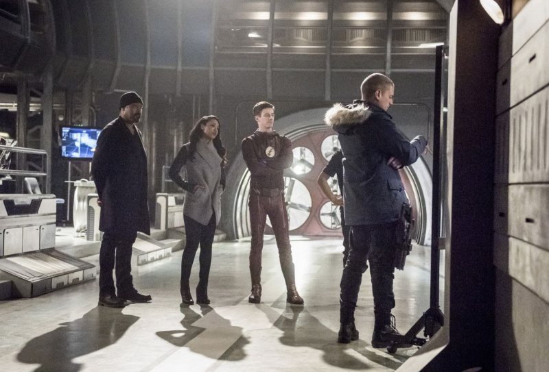 Snartas sugrįžta, epinis apiplėšimas ir Barry prieš Savitar priešpaskutinėje „Flash“