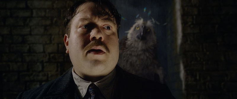 Dan Fogler kiusab filmivõtte ajal Fantastic Beasts 3: 'See viib selle tohutu sõja poole'