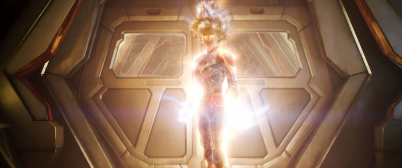 Brie Larson kā kapteinis Marvel