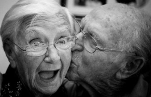 roztomilý starý pár