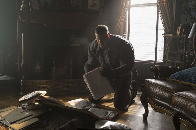 Le costume musculaire de Luther dans The Umbrella Academy de Netflix était une douleur énorme à mettre et à porter