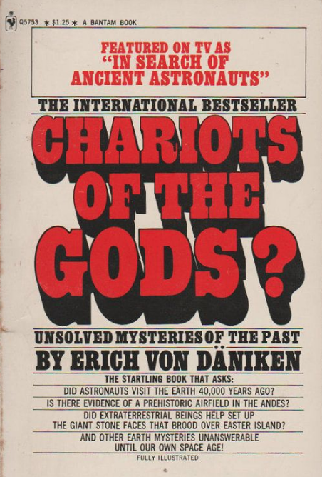 Le légendaire expert en ovnis Erich Von Daniken sur ses Chariots of the Gods à 50 ans