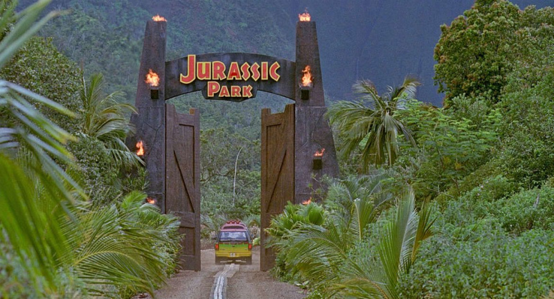 Jurassic Park 25 -vuotiaana: Ariana Richards pohtii Spielbergiä, paitamatonta Jeff Goldblumia ja dino -snotia