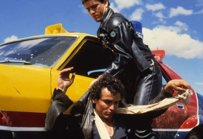 Mad Max: Хю Кийс-Бърн от Fury Road, който играе Immortan Joe, умира на 73