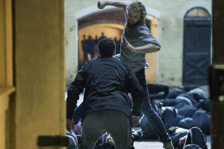 Instruktør med Iron Fists, der instruerede en episode af Marvel's Iron Fist