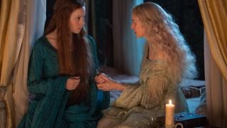 Filme de Ophelia: conversa de Ophelia e Gertrude