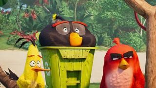 Los personajes de Angry Birds miran con sorpresa
