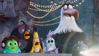La película de Angry Birds 2: Courtney, Bomb, Chuck, Silver y Mighty Eagle se ven sorprendidos