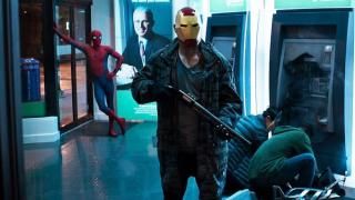 Spider-Man : Homecoming Movie : Spider-Man affronte des méchants dans une banque
