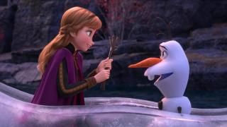 Külmutatud 2 Film: Anna aitab Olafi käega