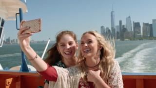 Dance Academy: The Comeback Movie: At tage en selfie på Staten Island Ferry