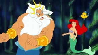 La película de La Sirenita: el rey Tritón regaña a Ariel