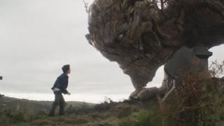 „Pabaisa skambina“ filmas: Conoras ir medis