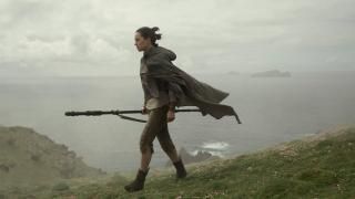 Star Wars: Episode VIII: The Last Jedi Movie: Rey trener for å være en Jedi
