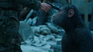Filme de Guerra pelo Planeta dos Macacos: apontando uma arma para César