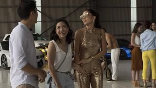Pašėlusių turtingų azijiečių filmas: Nickas Youngas, Rachel Chu ir Araminta Lee