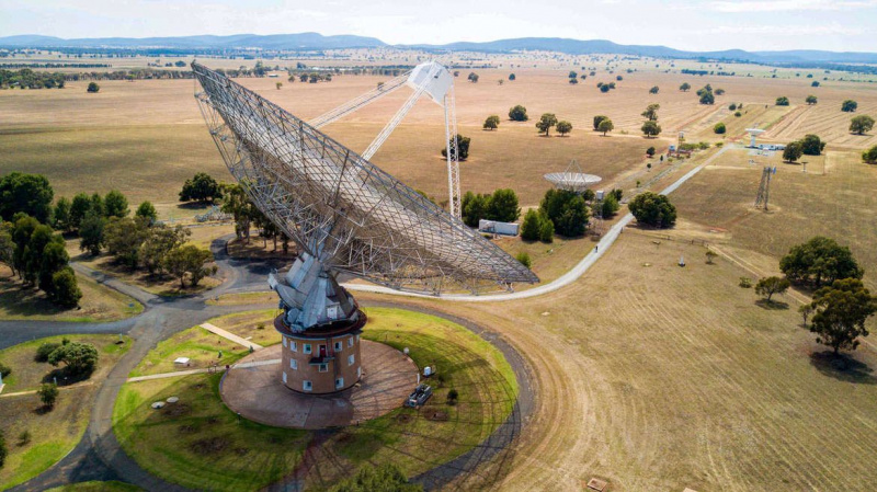 64-metrový rádiový teleskop Parkes, nedávno premenovaný