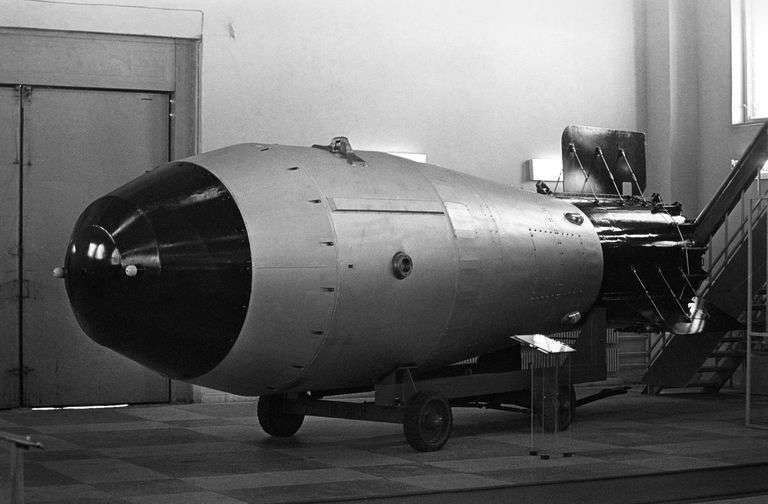 La Russie publie des images vintage effrayantes de la plus grosse bombe nucléaire jamais explosée