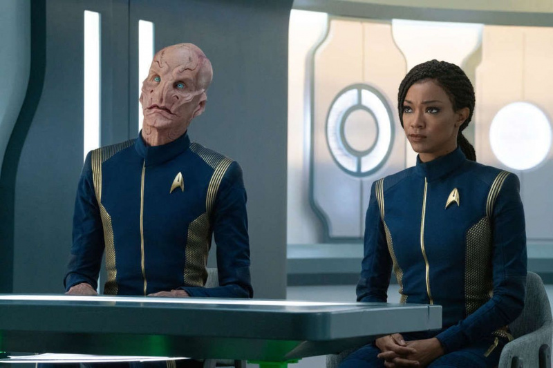 Doug Jones는 '화상'미스터리와 Star Trek : Discovery의 네 번째 시즌에서 Saru의 복귀에 대해 이야기합니다.