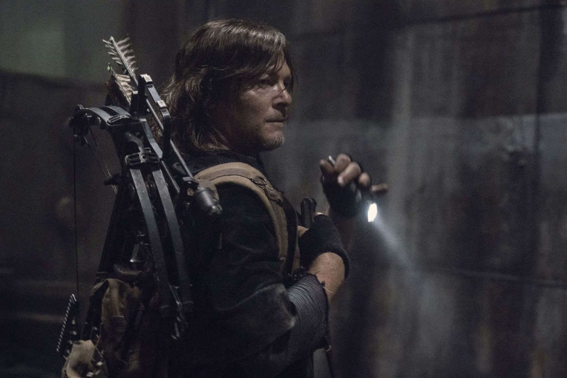 I sopravvissuti di 'The Walking Dead' sono sorvegliati e in inferiorità numerica nei nuovi teaser dell'ultima stagione