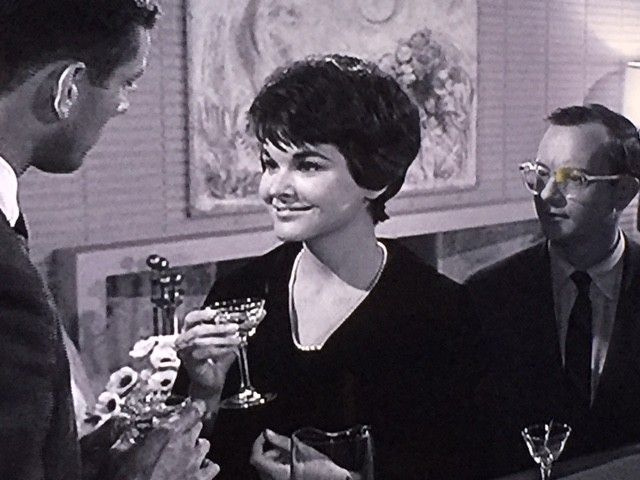 8 Οκτωβρίου στην ιστορία του Twilight Zone - Χρόνια Πολλά στη Sue Randall ('Από την Agnes - με αγάπη')